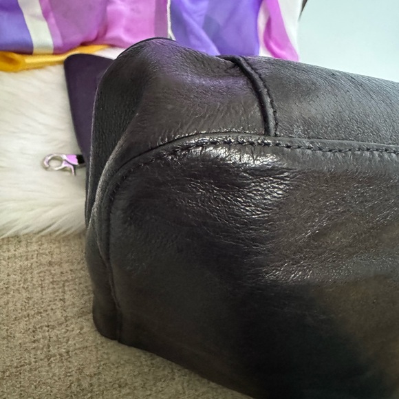 Tory Burch Black Leather Shoulder Bag - Picture 4 of 11